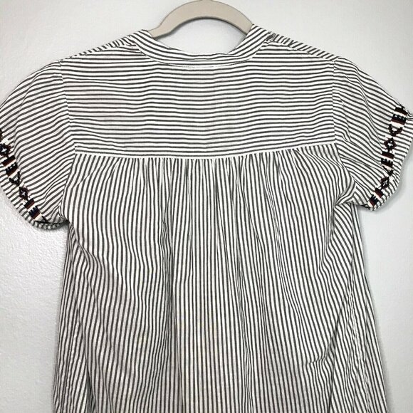 J.CREW Top Size XXS Gray Striped‎ Aztec Embroidered Detail Lightweight and Sheer - Picture 9 of 9